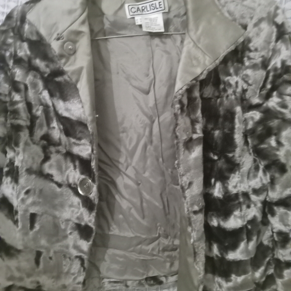 A New No Tags,Faux Fur Coat - Picture 1 of 2